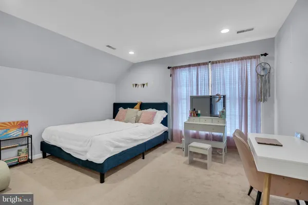 $989,000 | 43553 Dempsey Lane, Chantilly, VA 20152