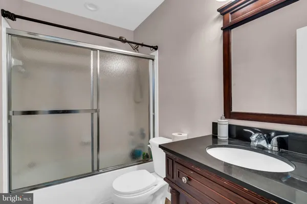 $989,000 | 43553 Dempsey Lane, Chantilly, VA 20152