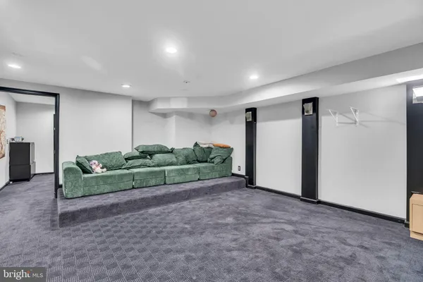 $989,000 | 43553 Dempsey Lane, Chantilly, VA 20152