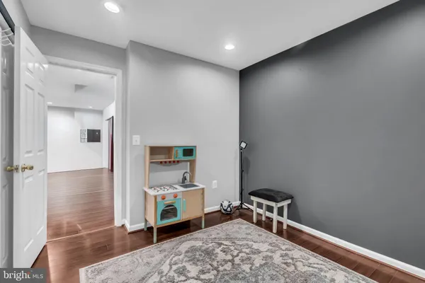 $989,000 | 43553 Dempsey Lane, Chantilly, VA 20152