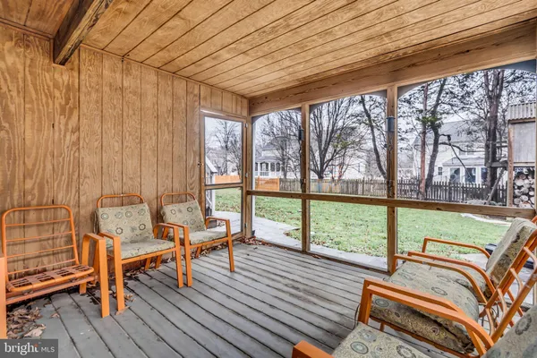 $989,000 | 43553 Dempsey Lane, Chantilly, VA 20152