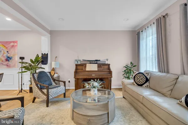 $989,000 | 43553 Dempsey Lane, Chantilly, VA 20152