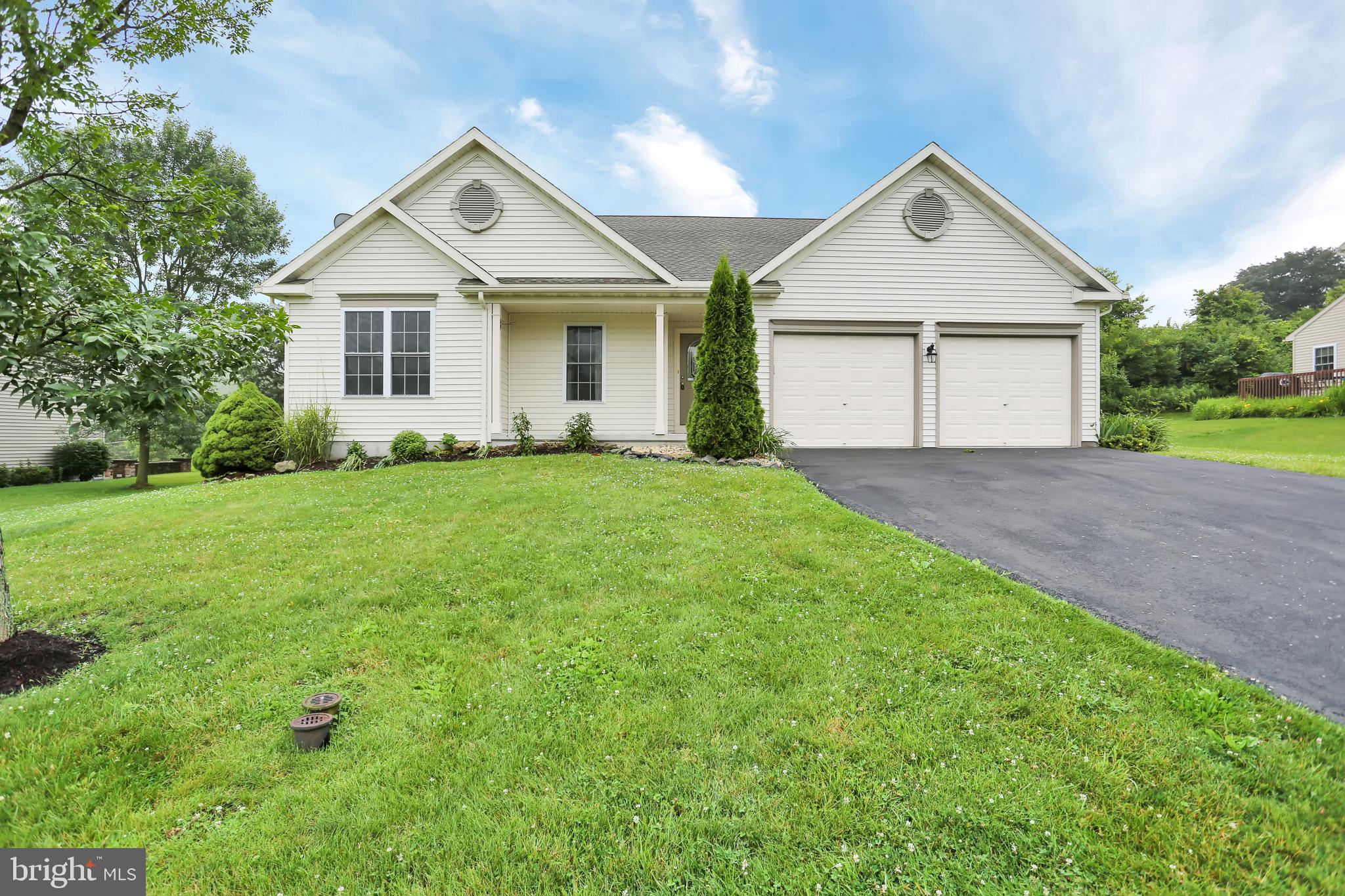 18 Kantner Lane South Reading, PA 19607 - Photo 1 of 35 Front