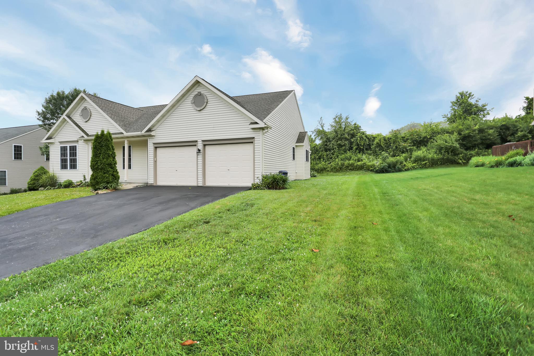 18 Kantner Lane South Reading, PA 19607 - Photo 2 of 35 Front