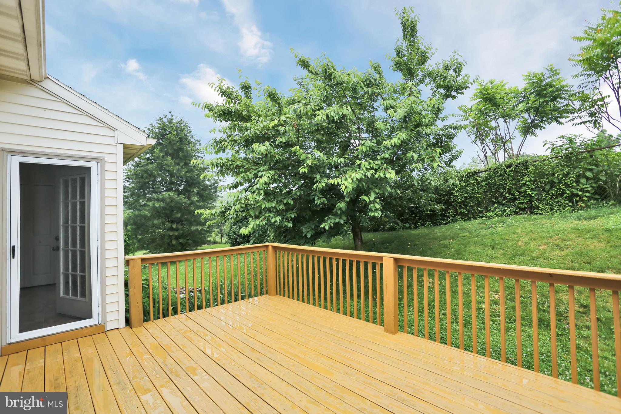 18 Kantner Lane South Reading, PA 19607 - Photo 32 of 35 Deck