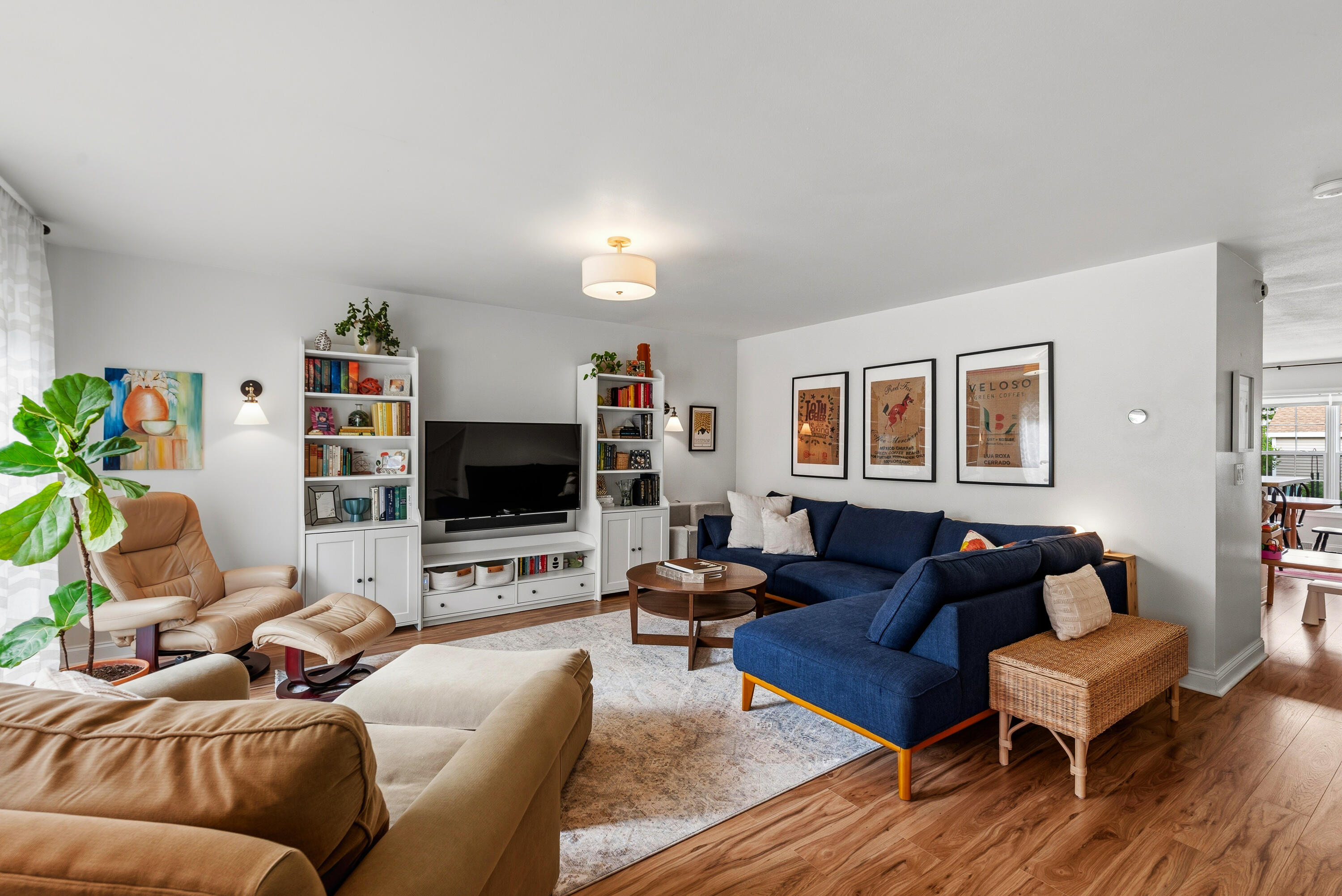 1825 South 3rd Street, Unit 1825 Milwaukee, WI 53204 - Photo 3 of 29 Living Room