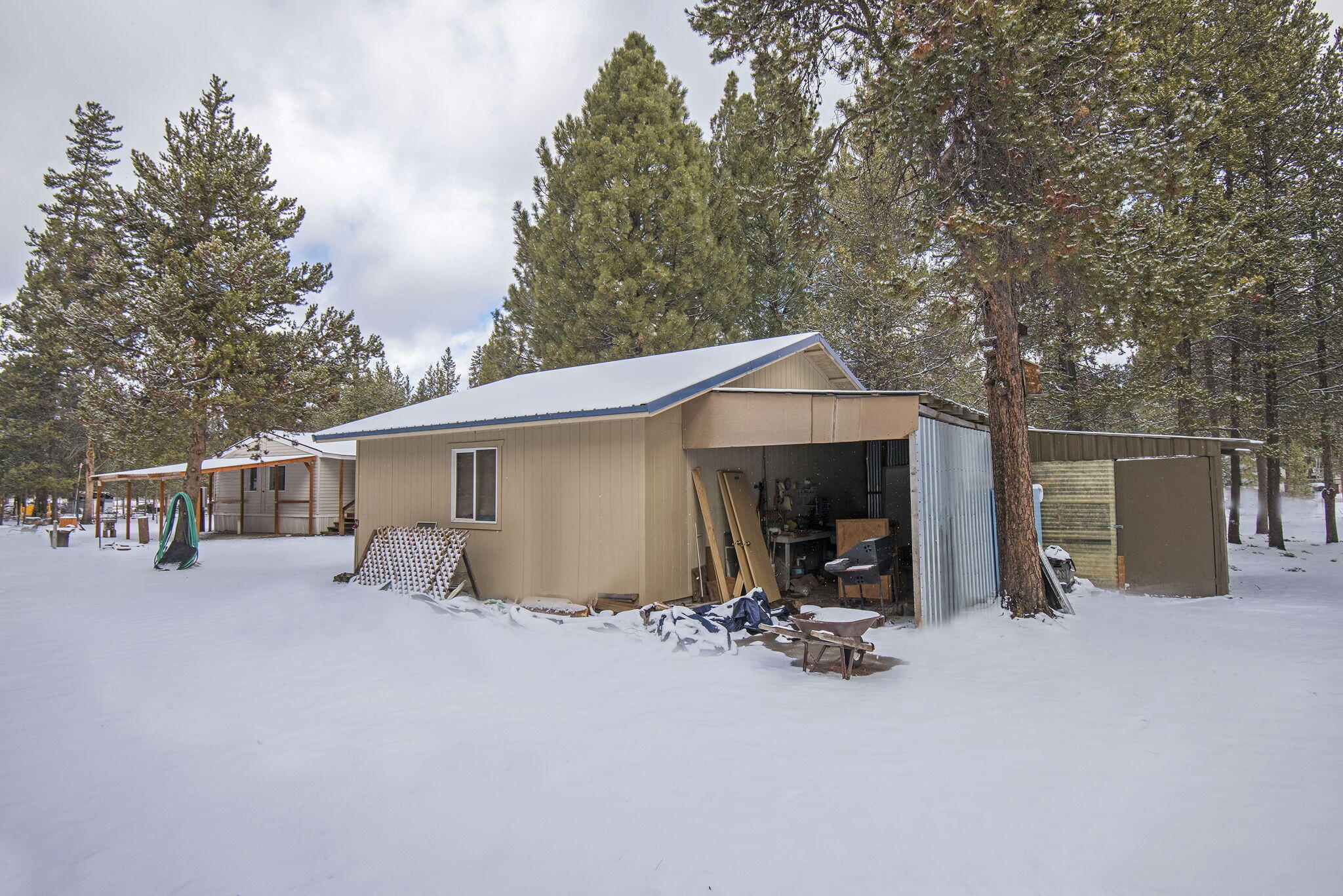52667 Golden Astor Road La Pine, OR 97739 - Photo 17 of 18 Extra storage