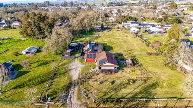 $1,695,000 | 985 Gumview Road, Windsor, CA 95492