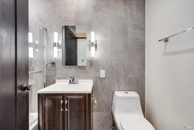 $1,695,000 | 985 Gumview Road, Windsor, CA 95492