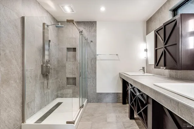 $1,695,000 | 985 Gumview Road, Windsor, CA 95492