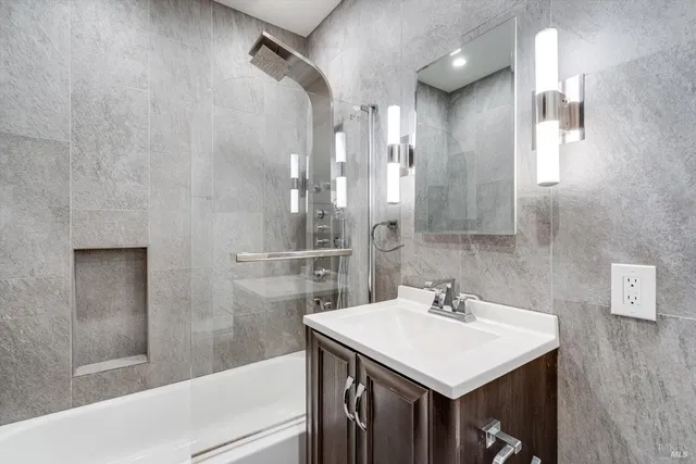 $1,695,000 | 985 Gumview Road, Windsor, CA 95492