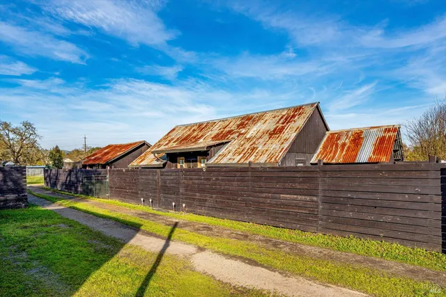 $1,695,000 | 985 Gumview Road, Windsor, CA 95492