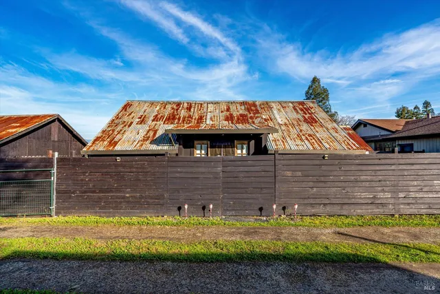 $1,695,000 | 985 Gumview Road, Windsor, CA 95492