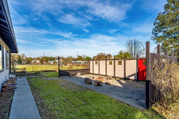 $1,595,000 | 985 Gumview Road, Windsor, CA 95492