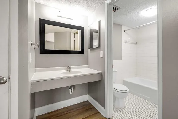 $1,100 | 831 Old Settlers Trail, Unit 3, Hopkins, MN 55343