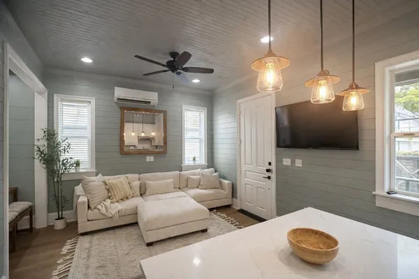 $2,450 | 5036 Golden Forest Drive, Houston, TX 77091