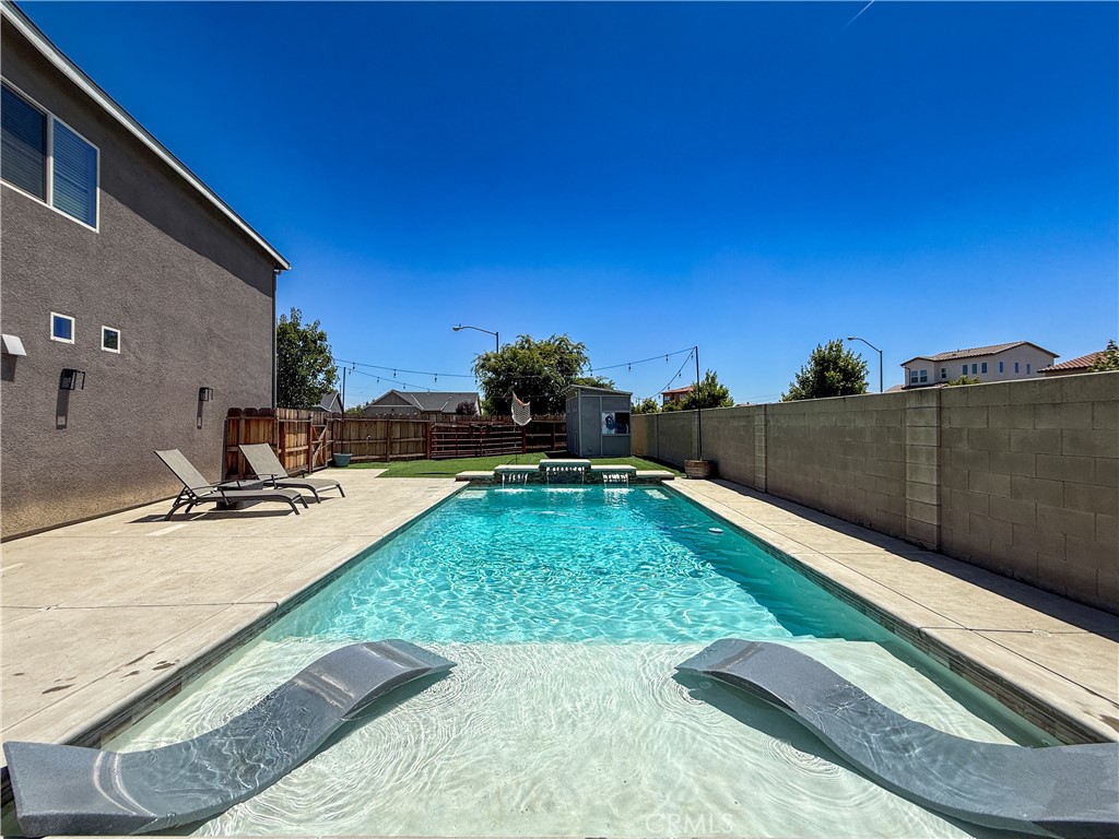 4407 Kerr Court Merced, CA 95348 - Photo 19 of 30 Pool with Water Feature