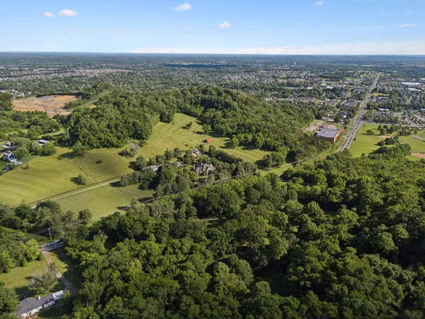 $6,750,000 | 4750 Columbia Pike, Thompson's Station, TN 37179