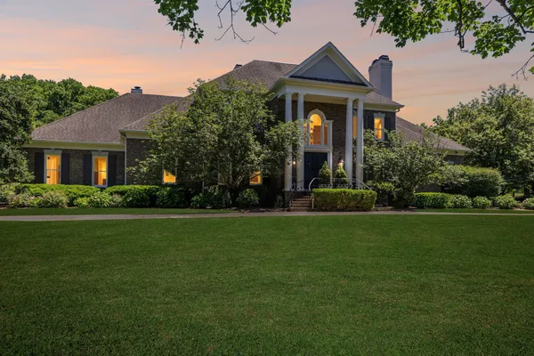$6,750,000 | 4750 Columbia Pike, Thompson's Station, TN 37179