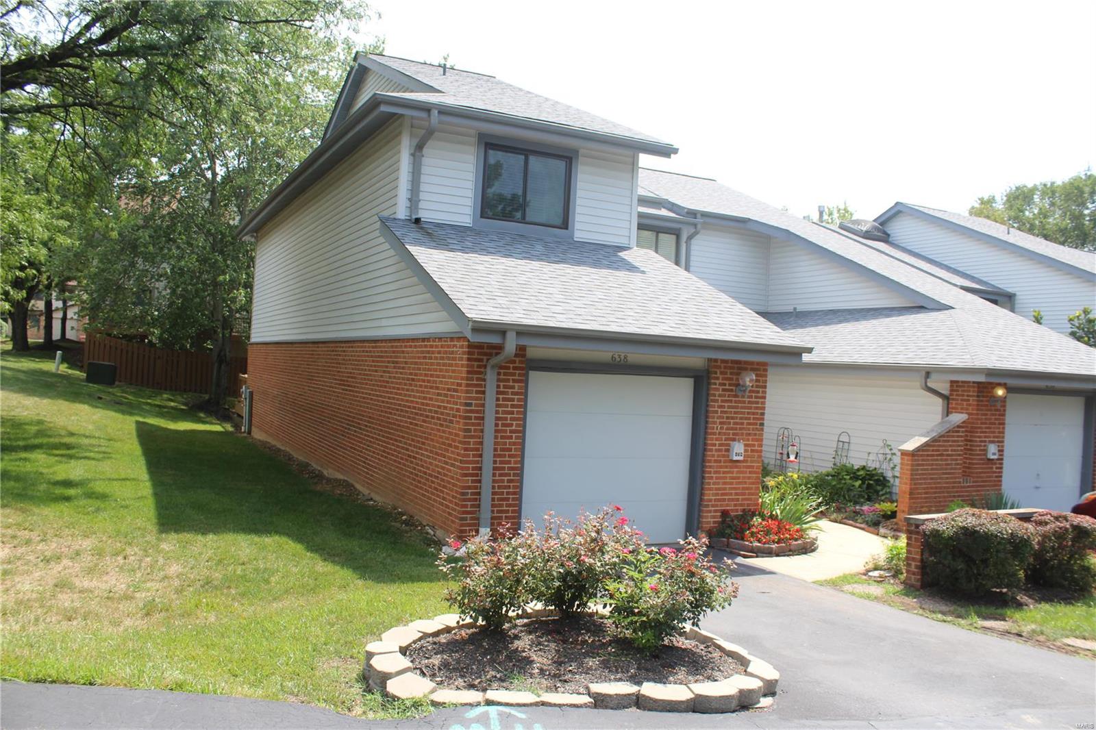 638 Walnut Ridge Drive Ballwin, MO 63021 - Photo 2 of 43