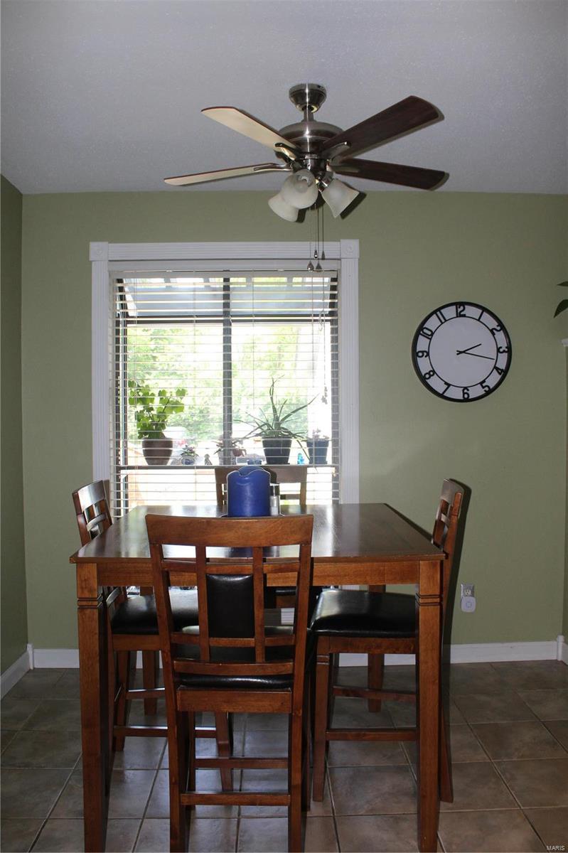 638 Walnut Ridge Drive Ballwin, MO 63021 - Photo 7 of 43