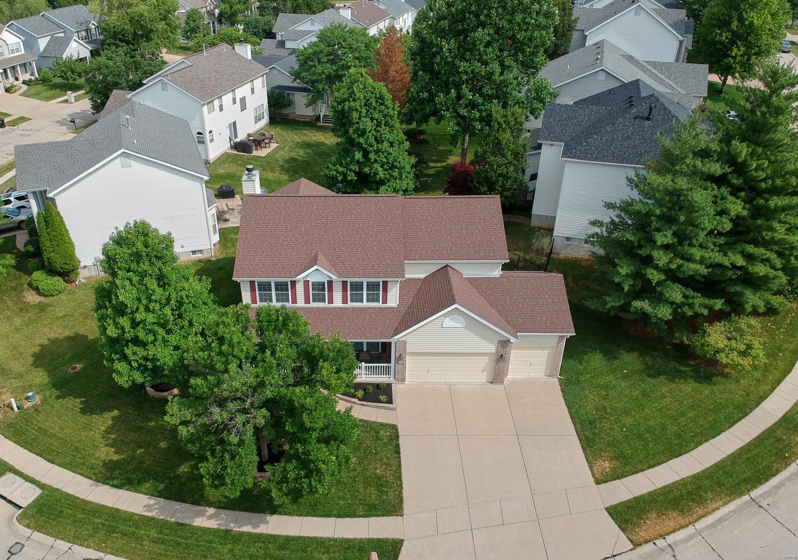 1277 Arbor Bluff Circle Ballwin, MO 63021 - Photo 3 of 37