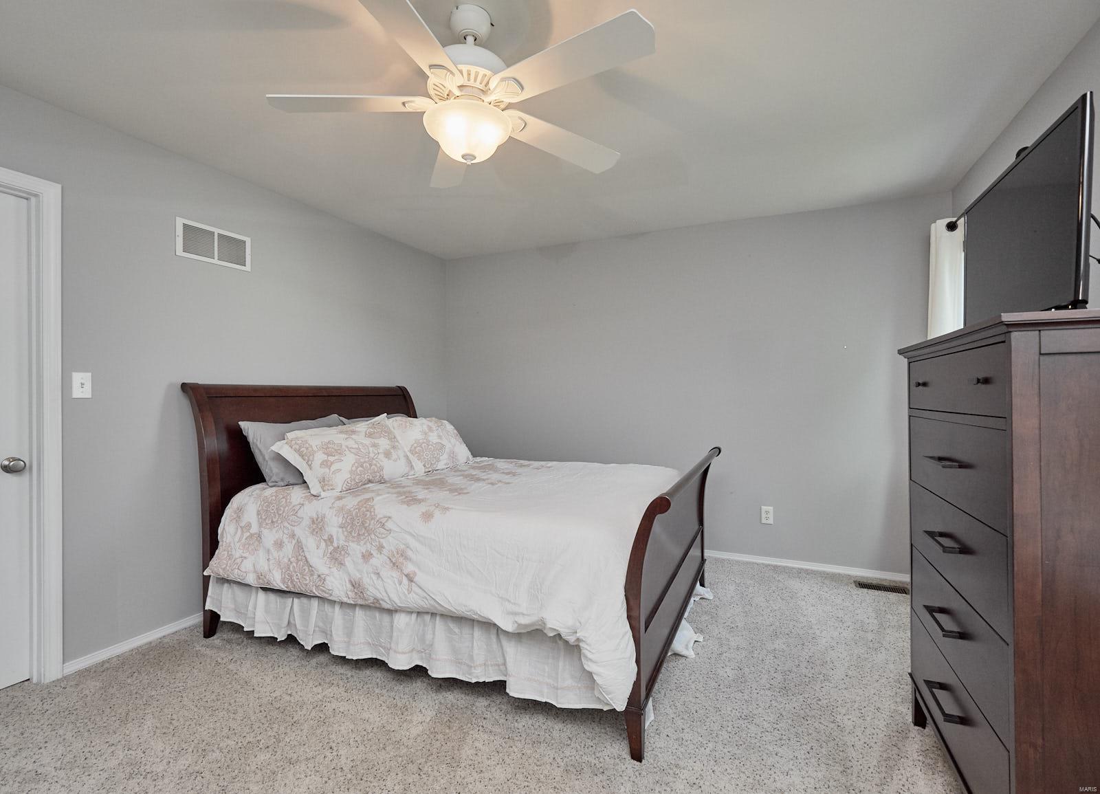 1277 Arbor Bluff Circle Ballwin, MO 63021 - Photo 22 of 37