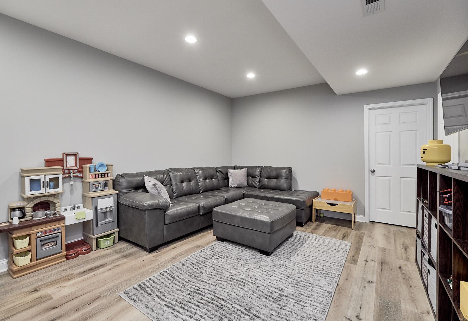 1277 Arbor Bluff Circle Ballwin, MO 63021 - Photo 31 of 37