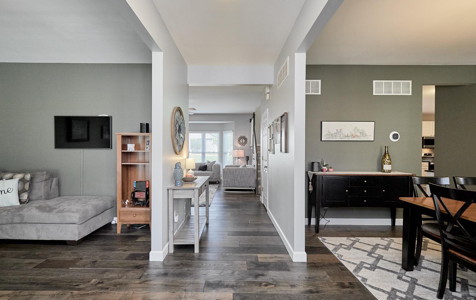 1277 Arbor Bluff Circle Ballwin, MO 63021 - Photo 5 of 37