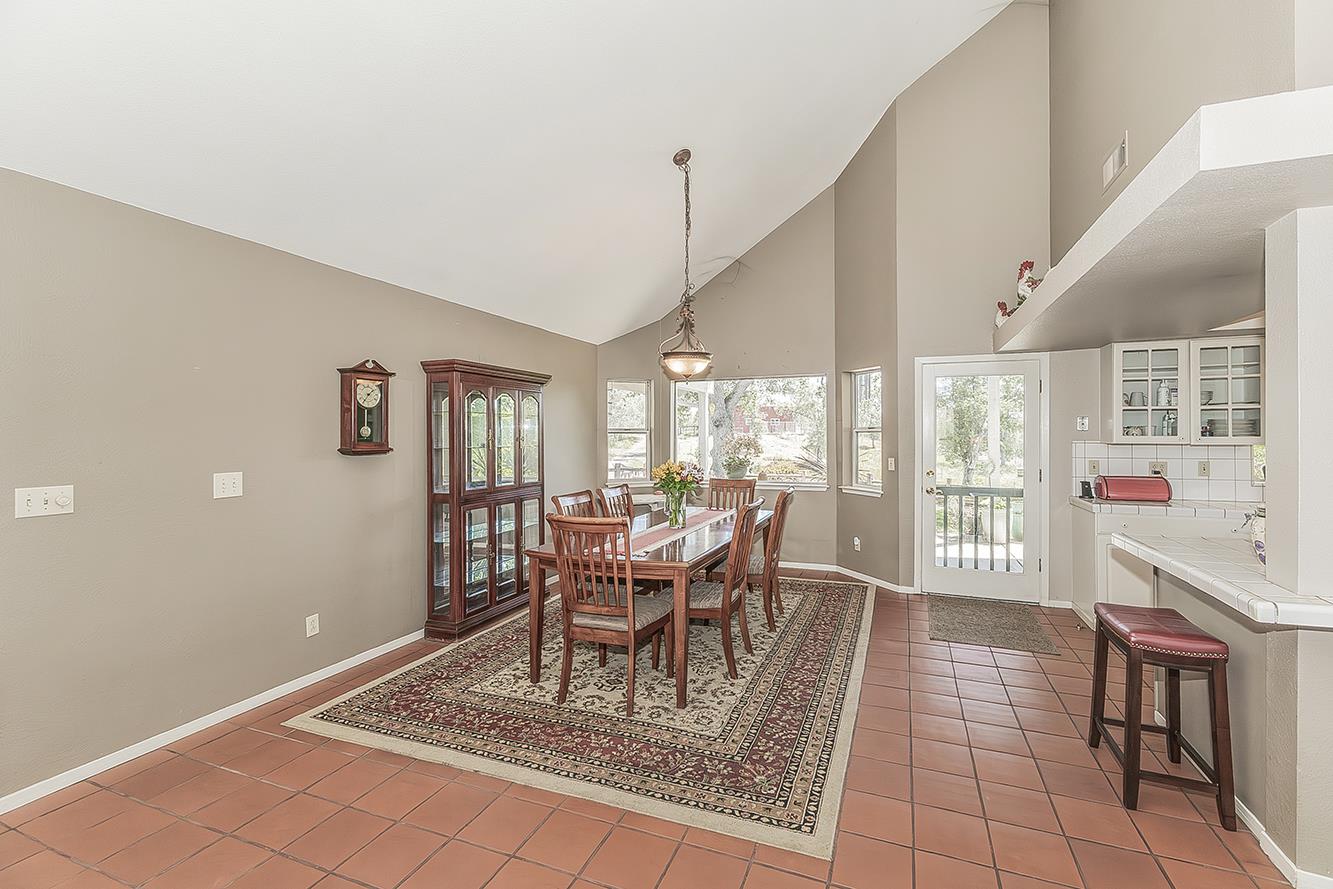 14815 Garlock Lane Prather, CA 93651 - Photo 14 of 80