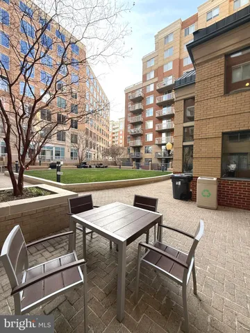 $3,100 | 3830 9th Street North, Unit 709W, Arlington, VA 22203