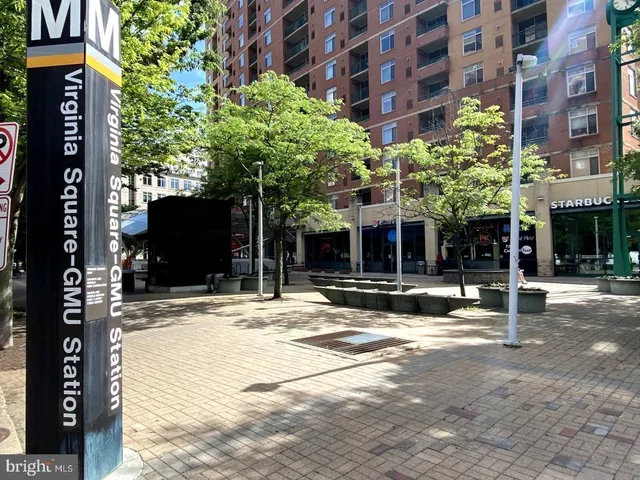 $3,100 | 3830 9th Street North, Unit 709W, Arlington, VA 22203