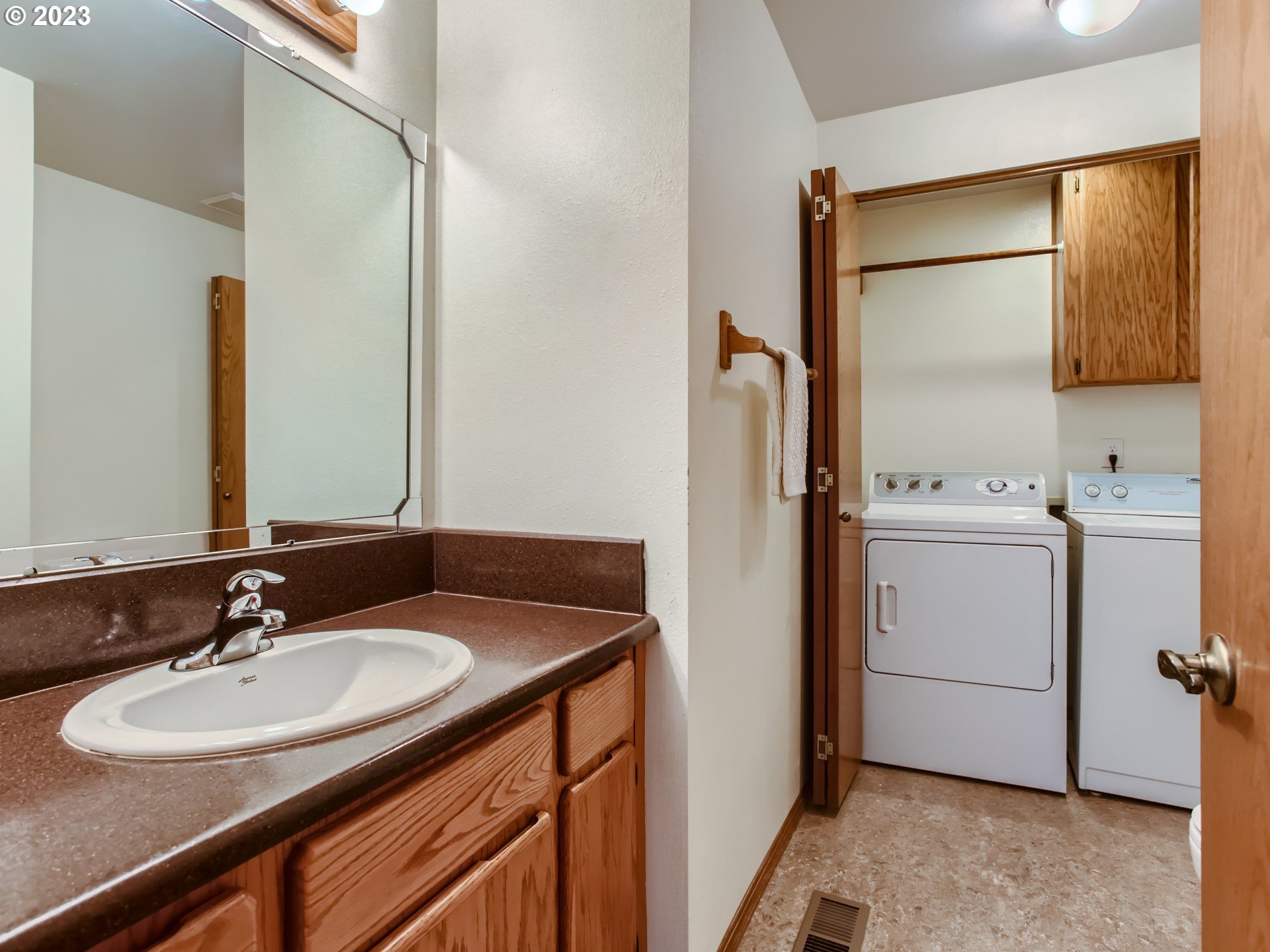 13376 Southwest Chelsea Loop Tigard, OR 97223 - Photo 13 of 28 Gallery Image 13