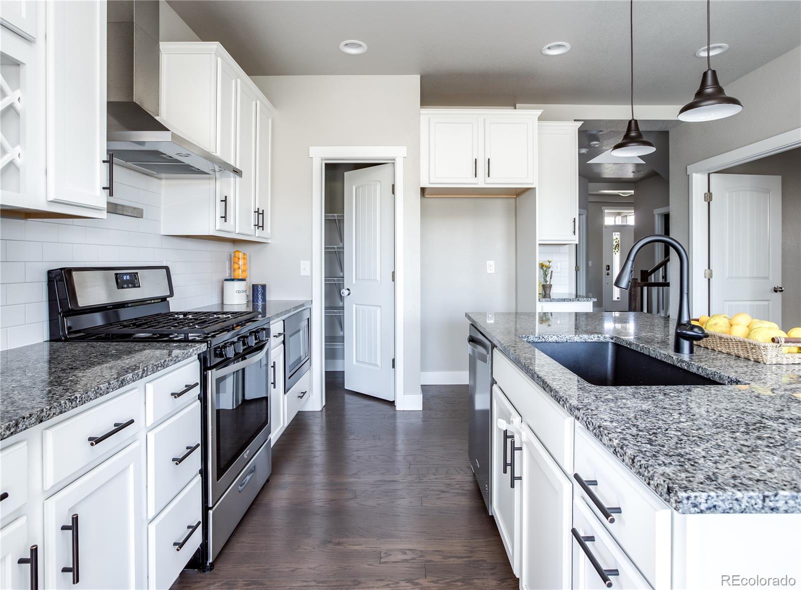 6680 Canosa Street Denver, CO 80221 - Photo 7 of 28