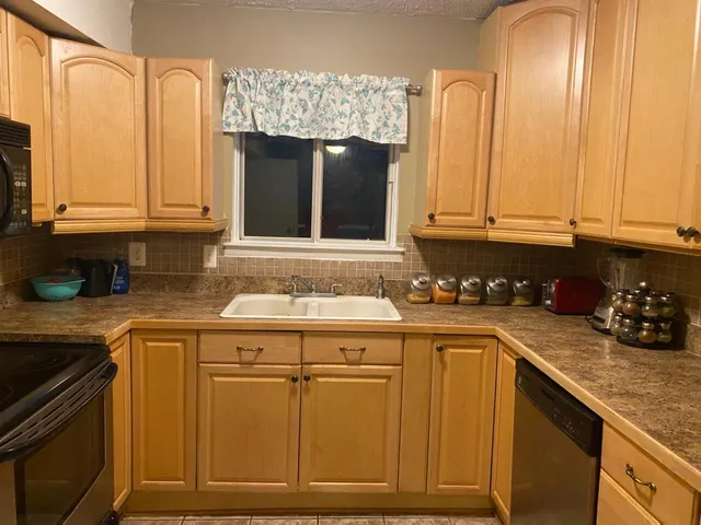 $394,900 | 24404 Simmons Drive, Novi, MI 48374