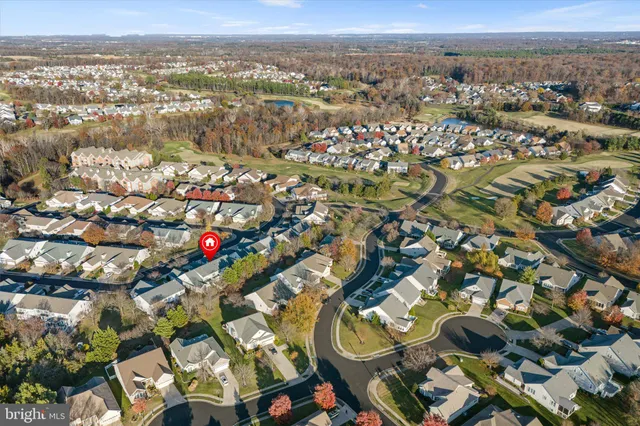 a group of cars parked in front of a building