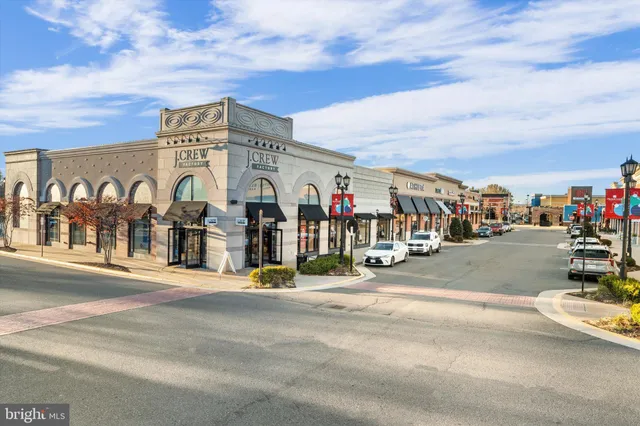 $599,990 | 13963 Chelmsford Drive, Gainesville, VA 20155