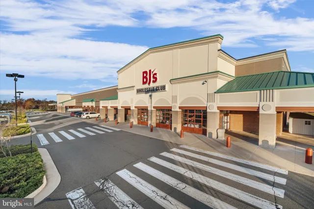 $599,990 | 13963 Chelmsford Drive, Gainesville, VA 20155