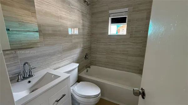 $1,090,000 | 220 Northwest 12th Street, Pompano Beach, FL 33060