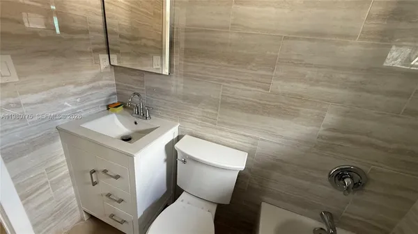 $1,090,000 | 220 Northwest 12th Street, Pompano Beach, FL 33060