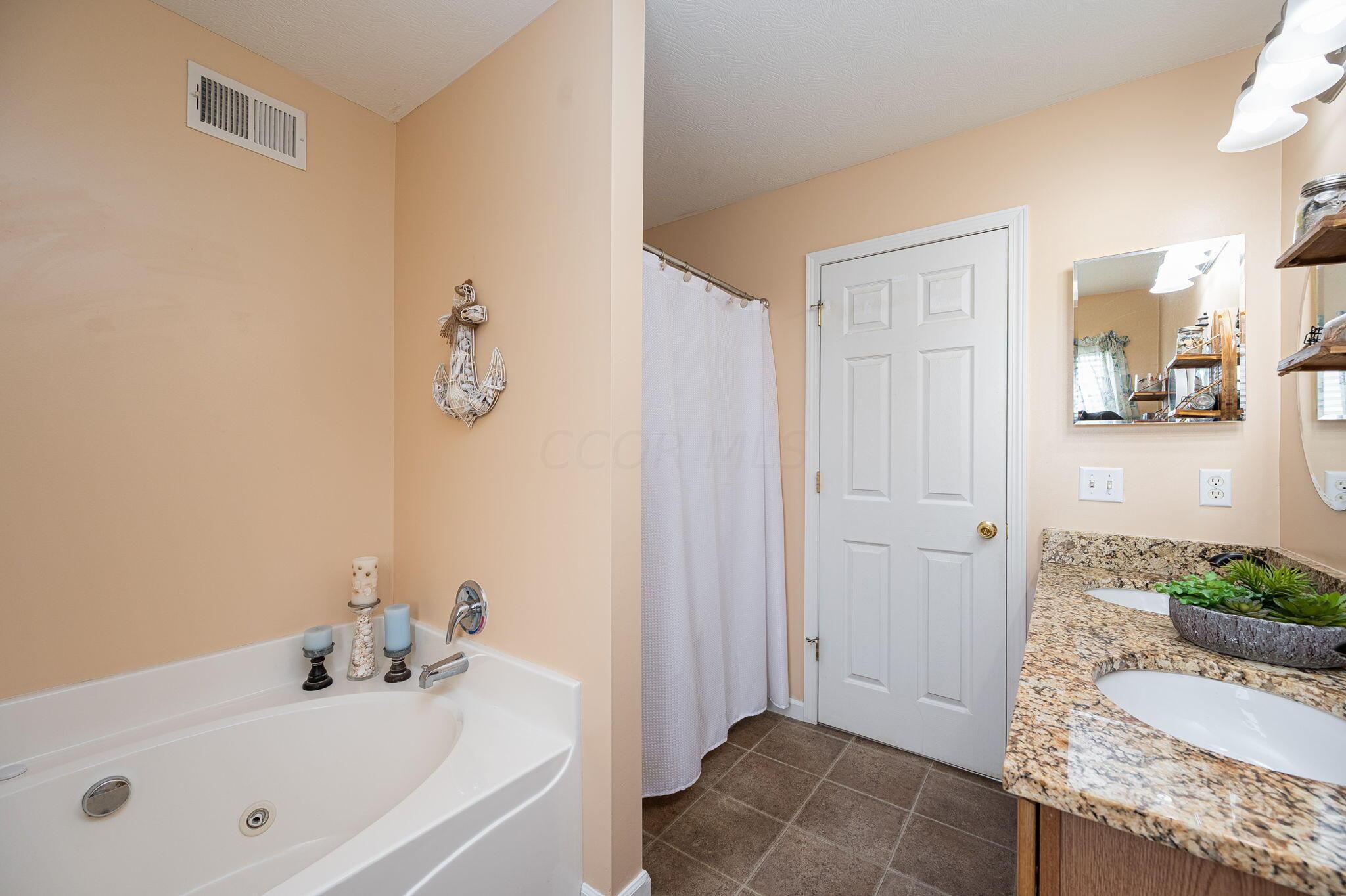2577 Ridgeway Avenue Lancaster, OH 43130 - Photo 34 of 68 35-web-or-mls-2577 Ridgeway Ave 035