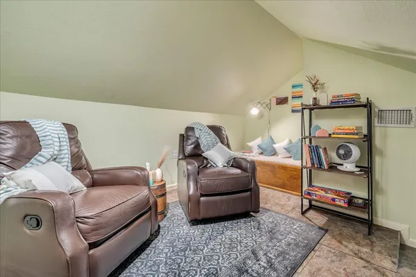 $2,195 | 743 East Oltorf Street, Unit 201, Austin, TX 78704