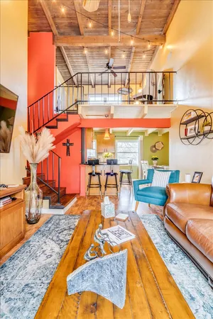 $2,195 | 743 East Oltorf Street, Unit 201, Austin, TX 78704