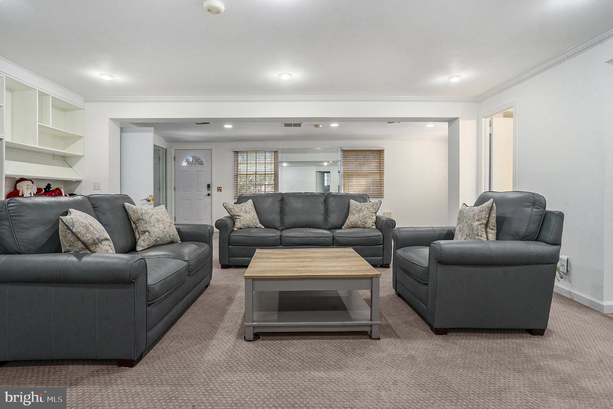1875 Lippincott Road Huntingdon Valley, PA 19006 - Photo 13 of 46