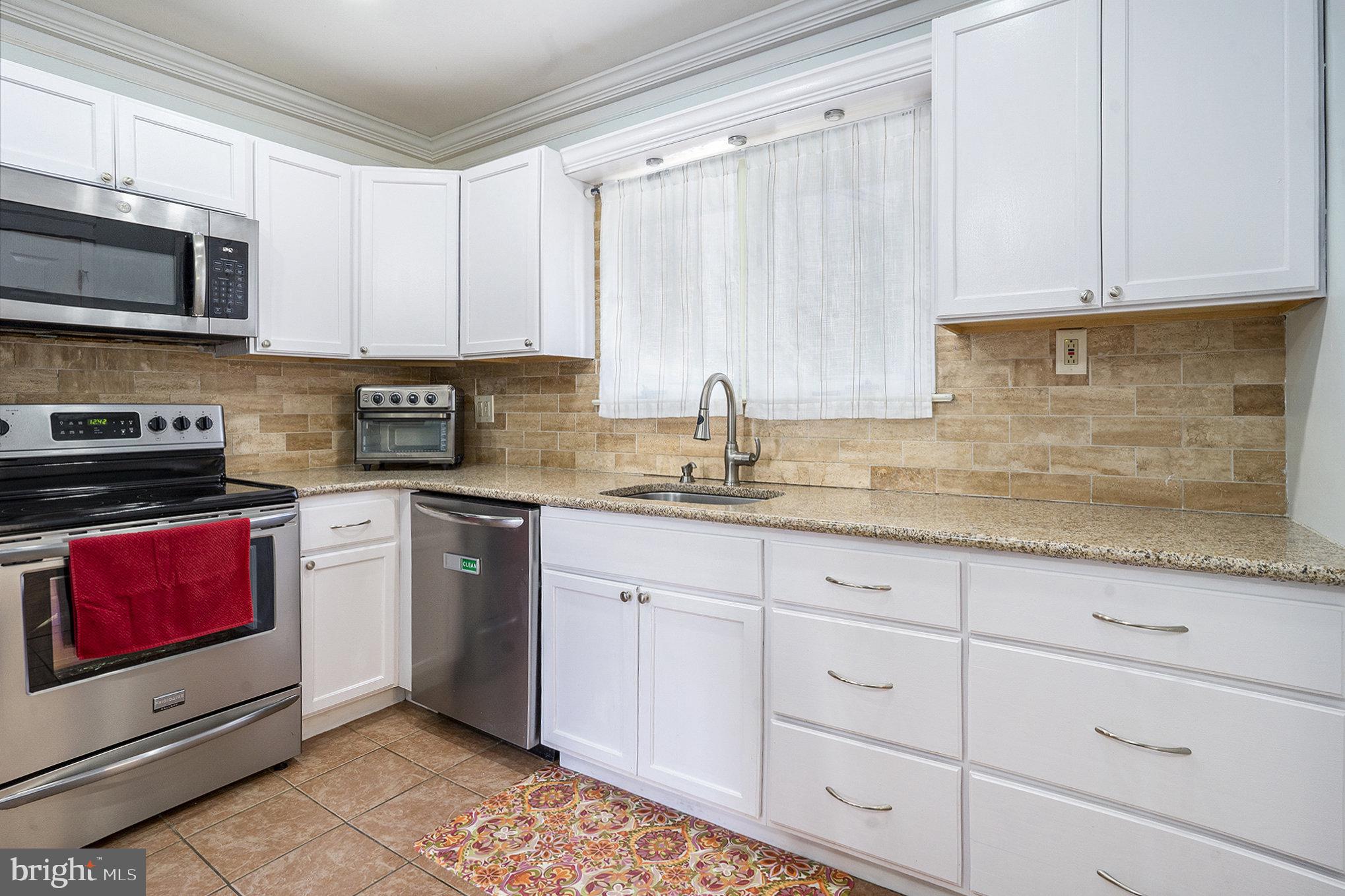 1875 Lippincott Road Huntingdon Valley, PA 19006 - Photo 20 of 46
