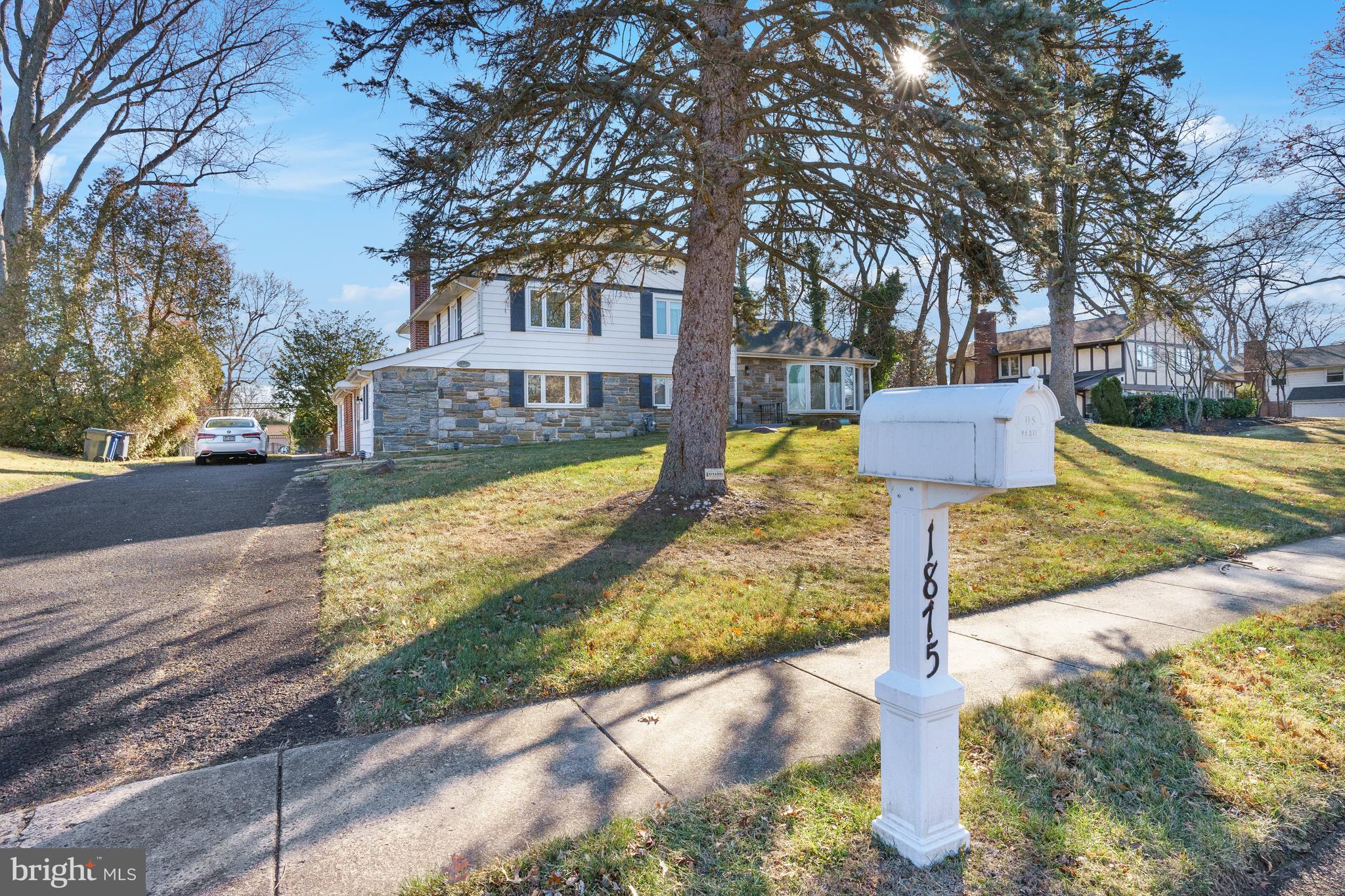1875 Lippincott Road Huntingdon Valley, PA 19006 - Photo 6 of 46