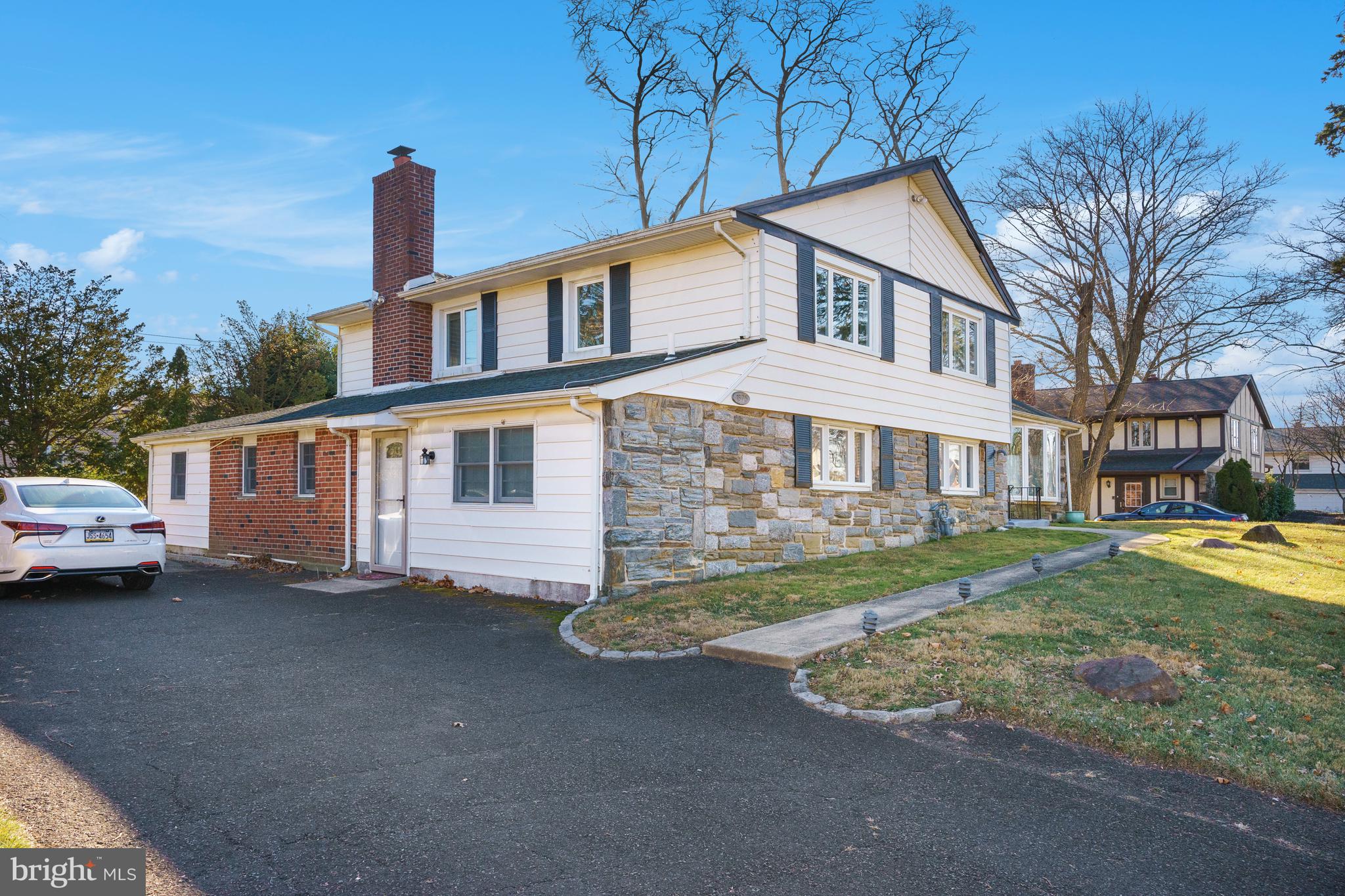 1875 Lippincott Road Huntingdon Valley, PA 19006 - Photo 8 of 46