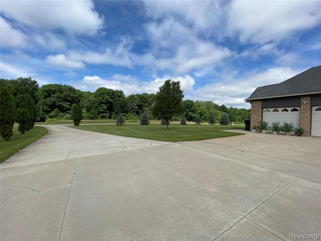 6335 Fox Ridge Almont, MI 48003 - Photo 10 of 66