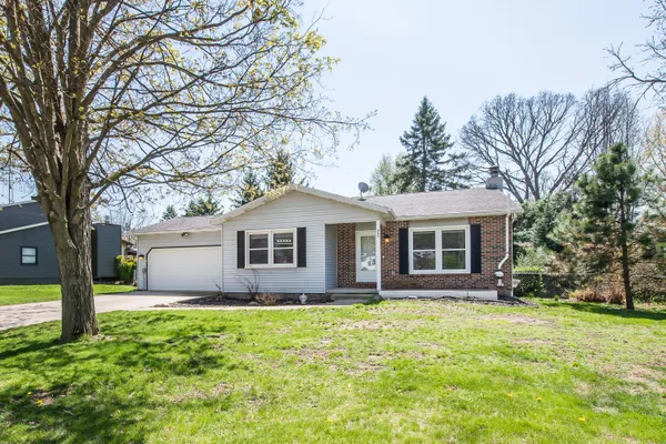 $285,000 | 308 Oak Tree Drive, Clinton, MI 49236