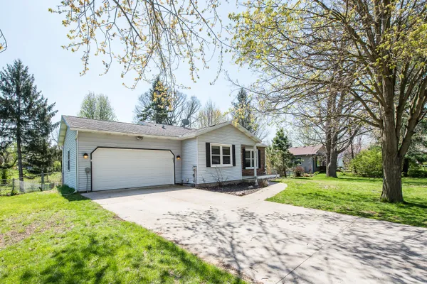 $285,000 | 308 Oak Tree Drive, Clinton, MI 49236